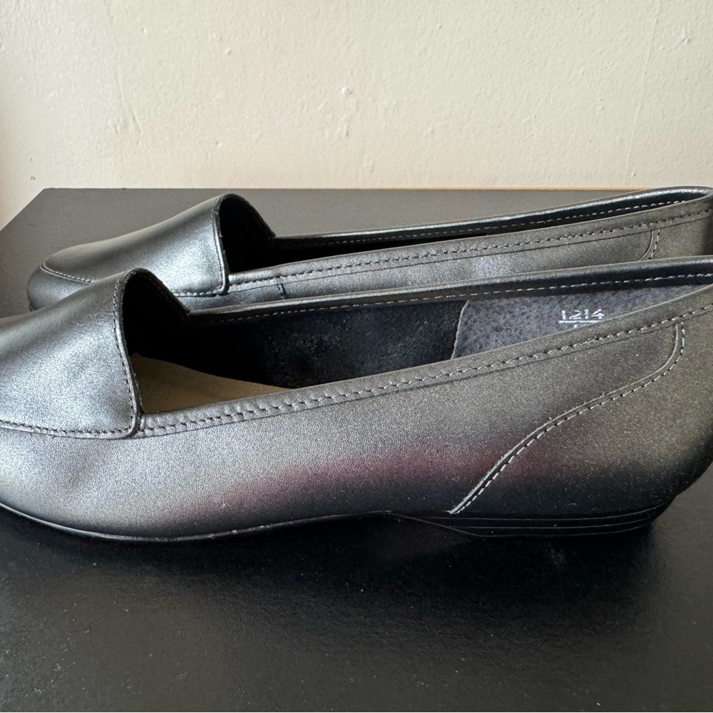 Never worn - Picture 2 of 3